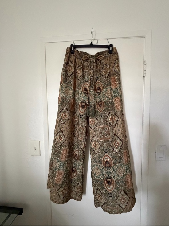 Tahari Pants - Tahari Printed Wide-Leg Pants in Olive and Tan Paisley